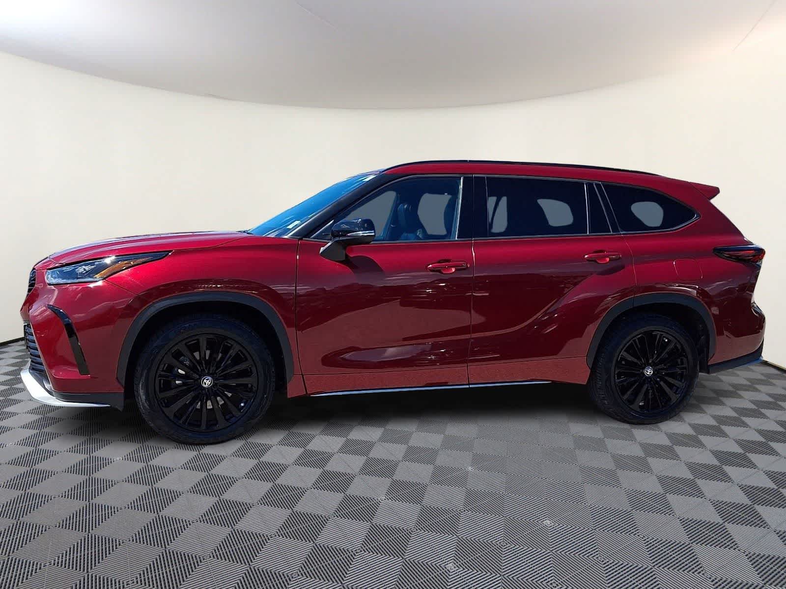 Thumbnail: 2024 Toyota Highlander - 10