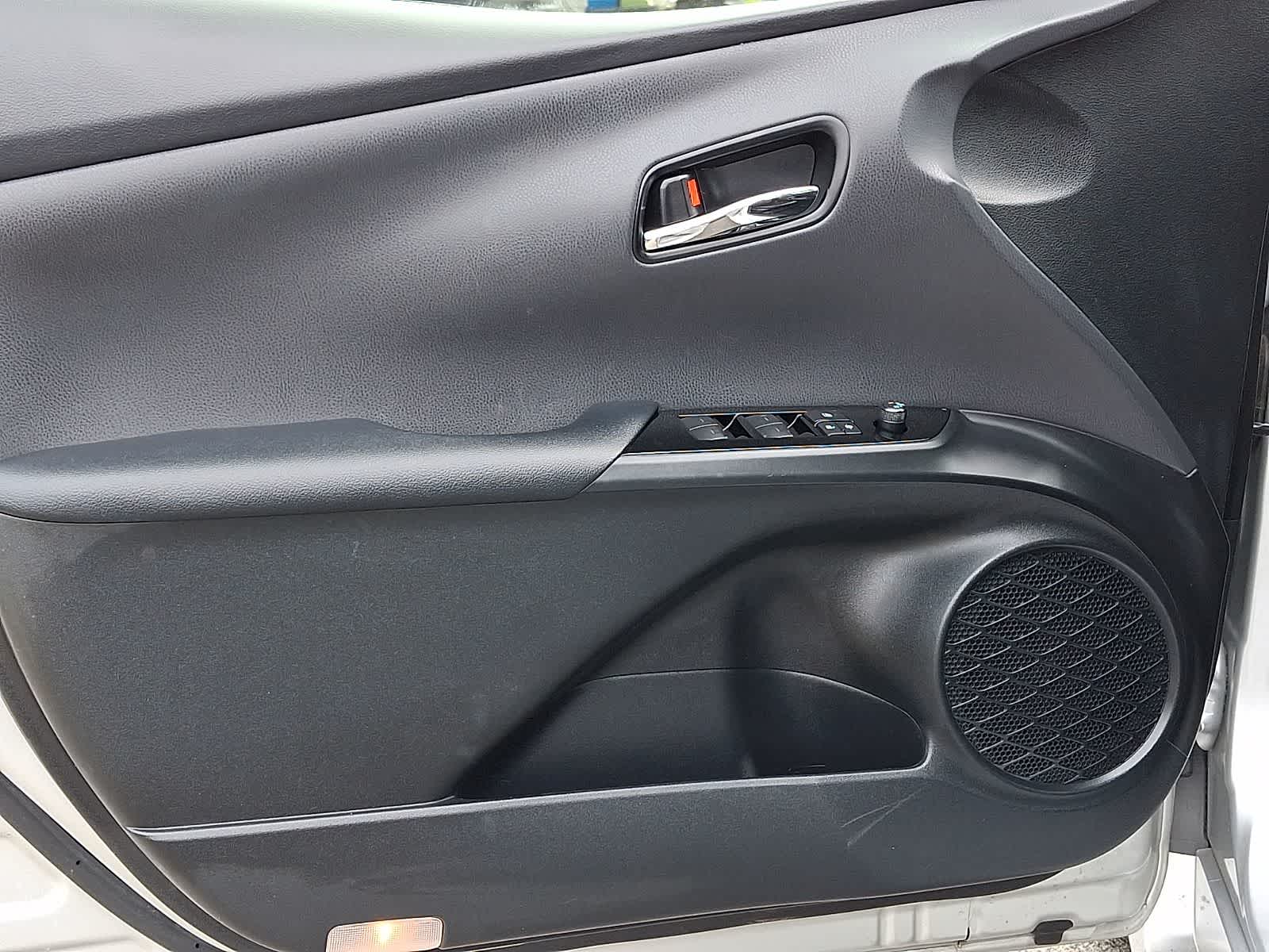 Thumbnail: 2019 Toyota Prius - 15