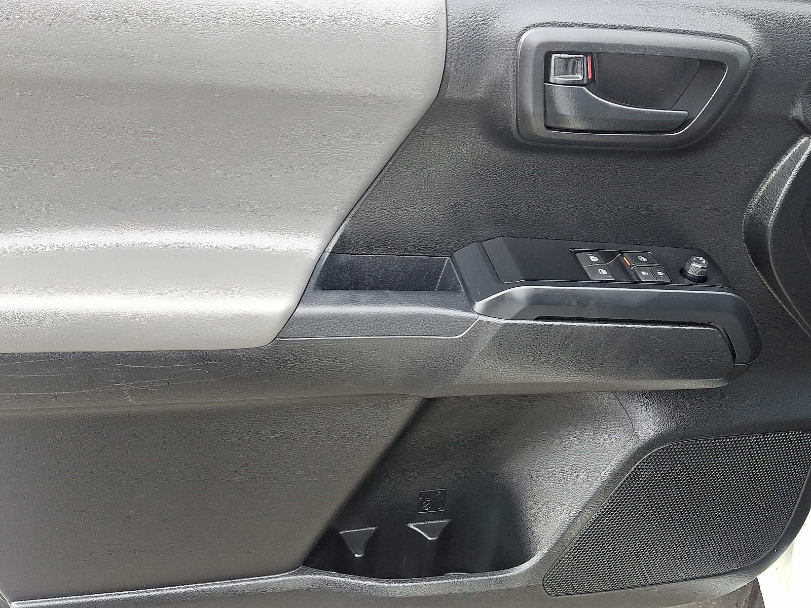 Thumbnail: 2019 Toyota Tacoma - 14