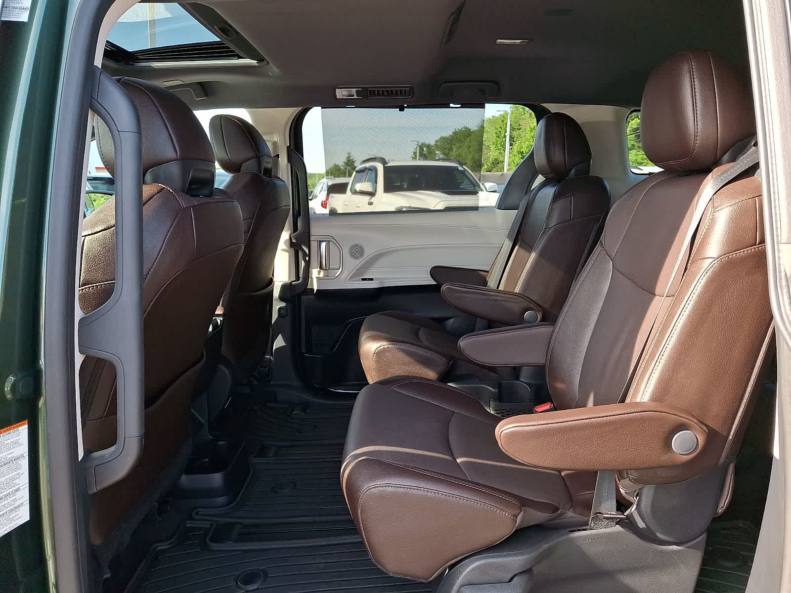 Thumbnail: 2023 Toyota Sienna - 13
