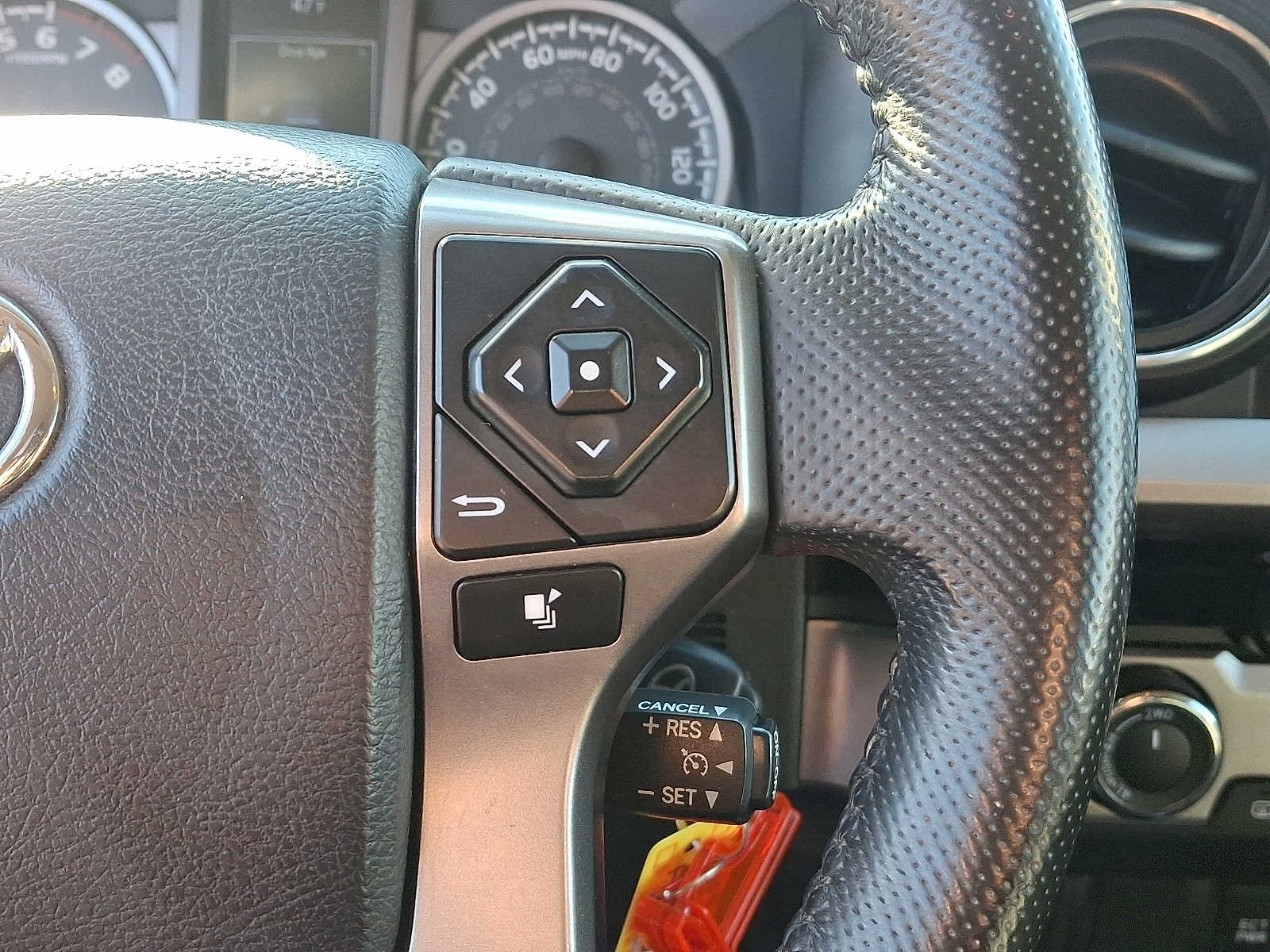 Thumbnail: 2017 Toyota Tacoma - 25