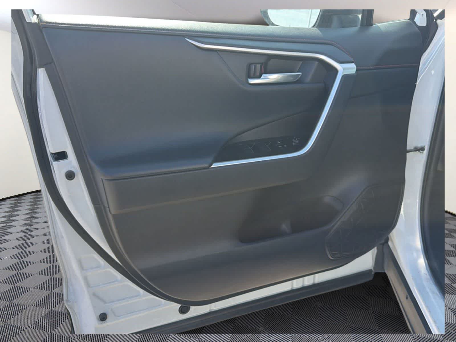 Thumbnail: 2024 Toyota RAV4 - 10