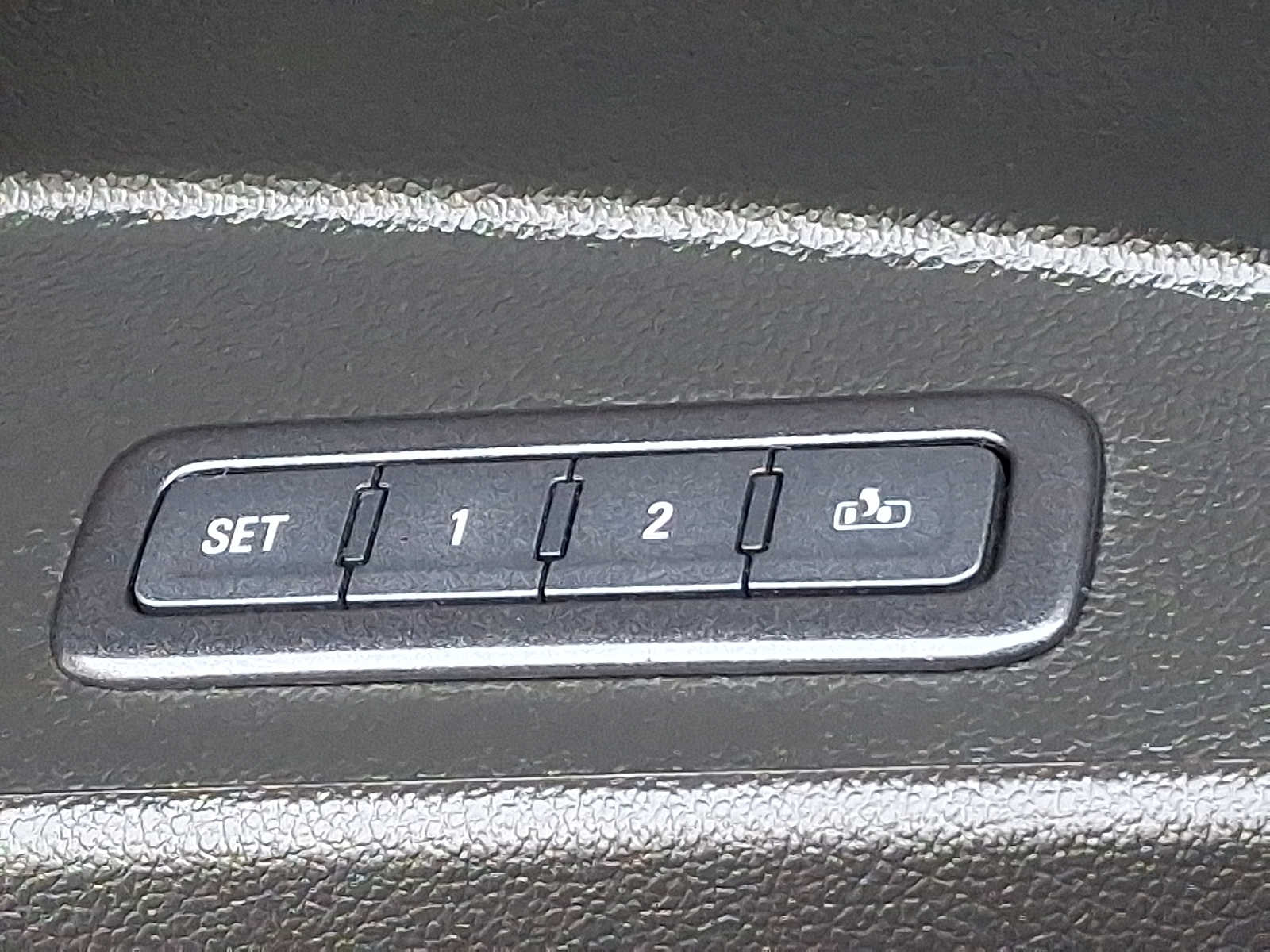 Thumbnail: 2018 Chevrolet Tahoe - 26