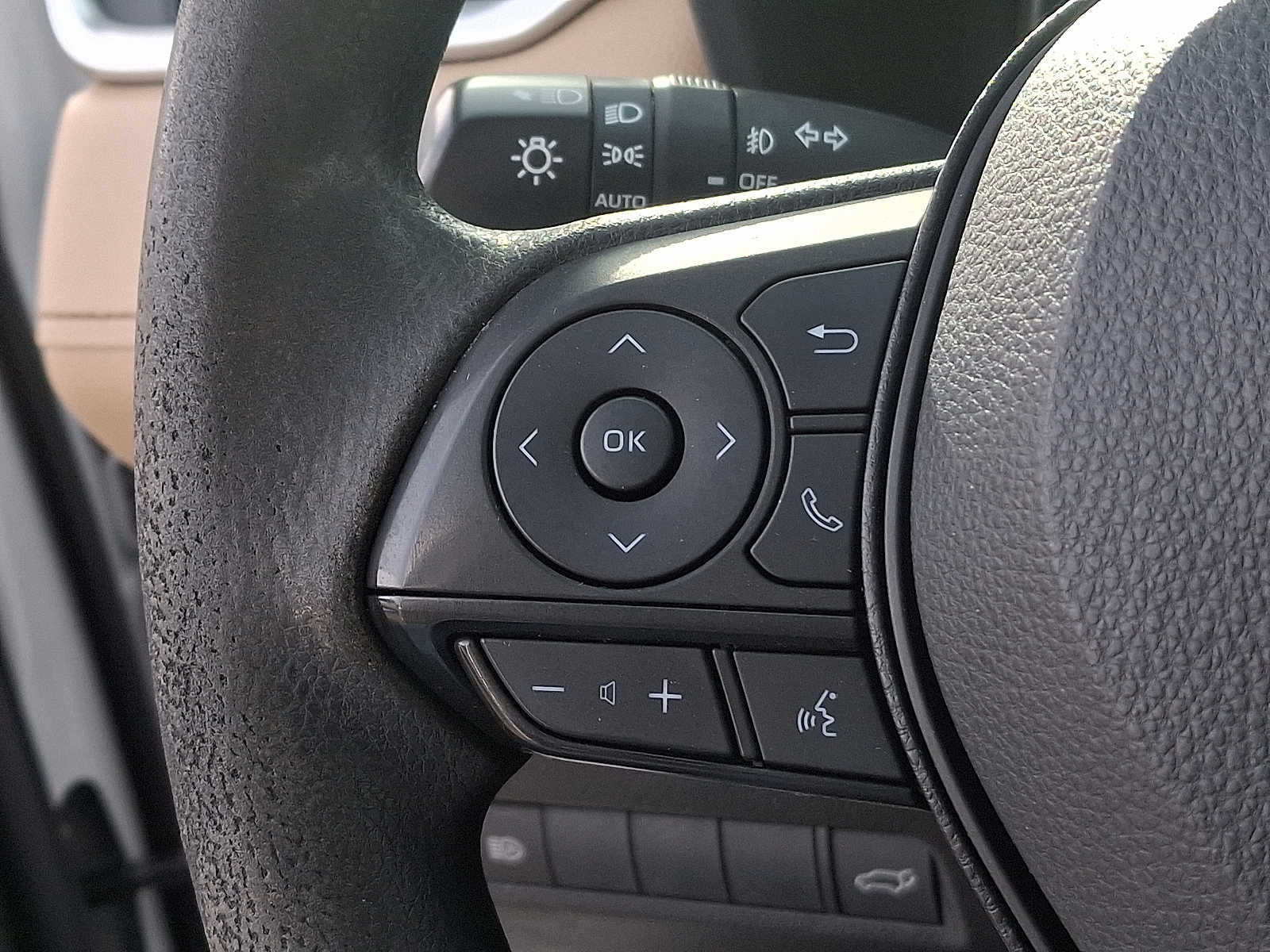 Thumbnail: 2019 Toyota RAV4 - 24