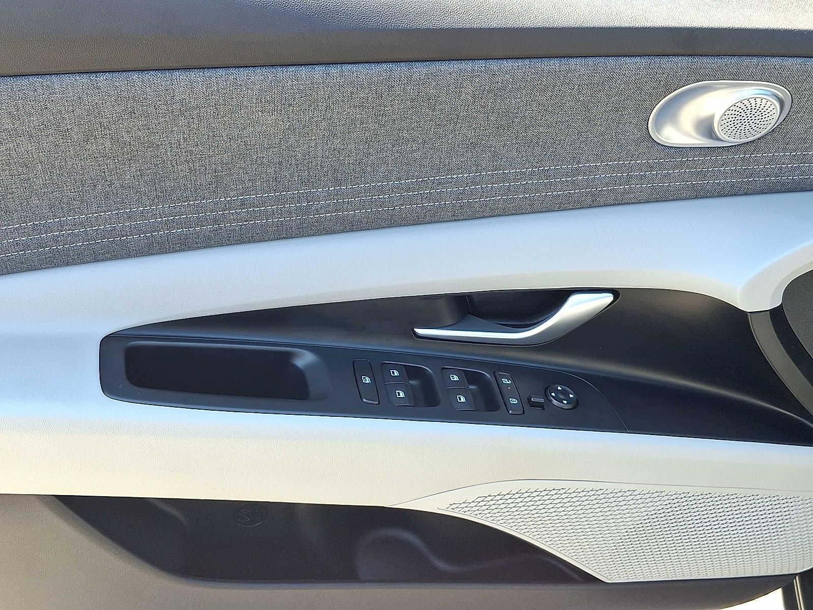 Thumbnail: 2024 Hyundai Elantra - 13
