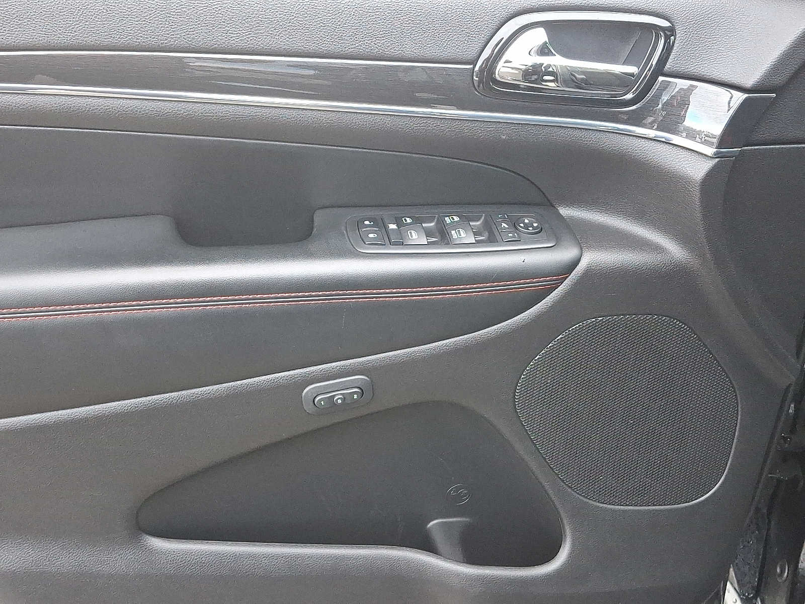 Thumbnail: 2020 Jeep Grand Cherokee - 14