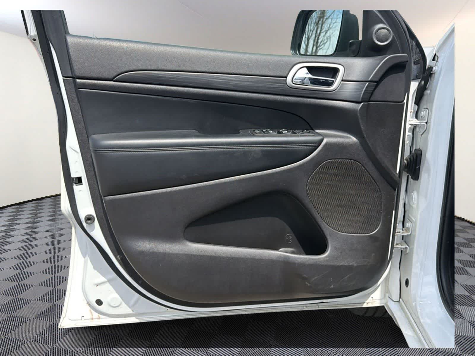 Thumbnail: 2021 Jeep Grand Cherokee - 8