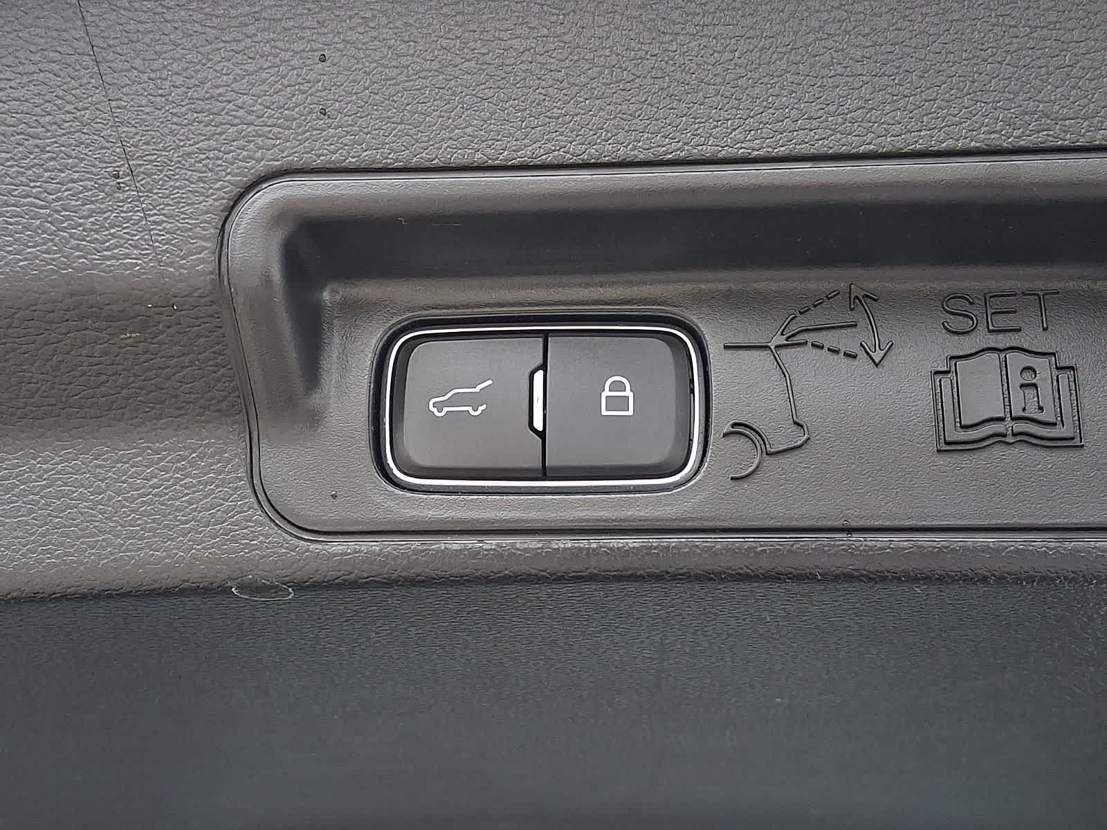 Thumbnail: 2022 Ford Explorer - 29