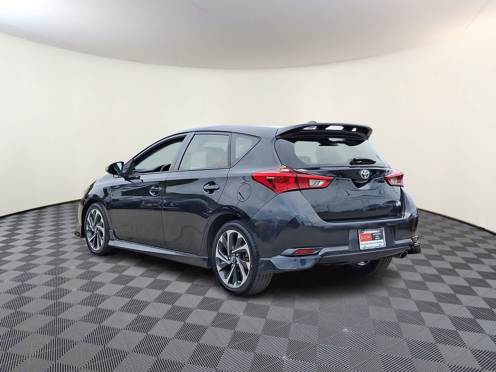 Thumbnail: 2017 Toyota Corolla iM - 9