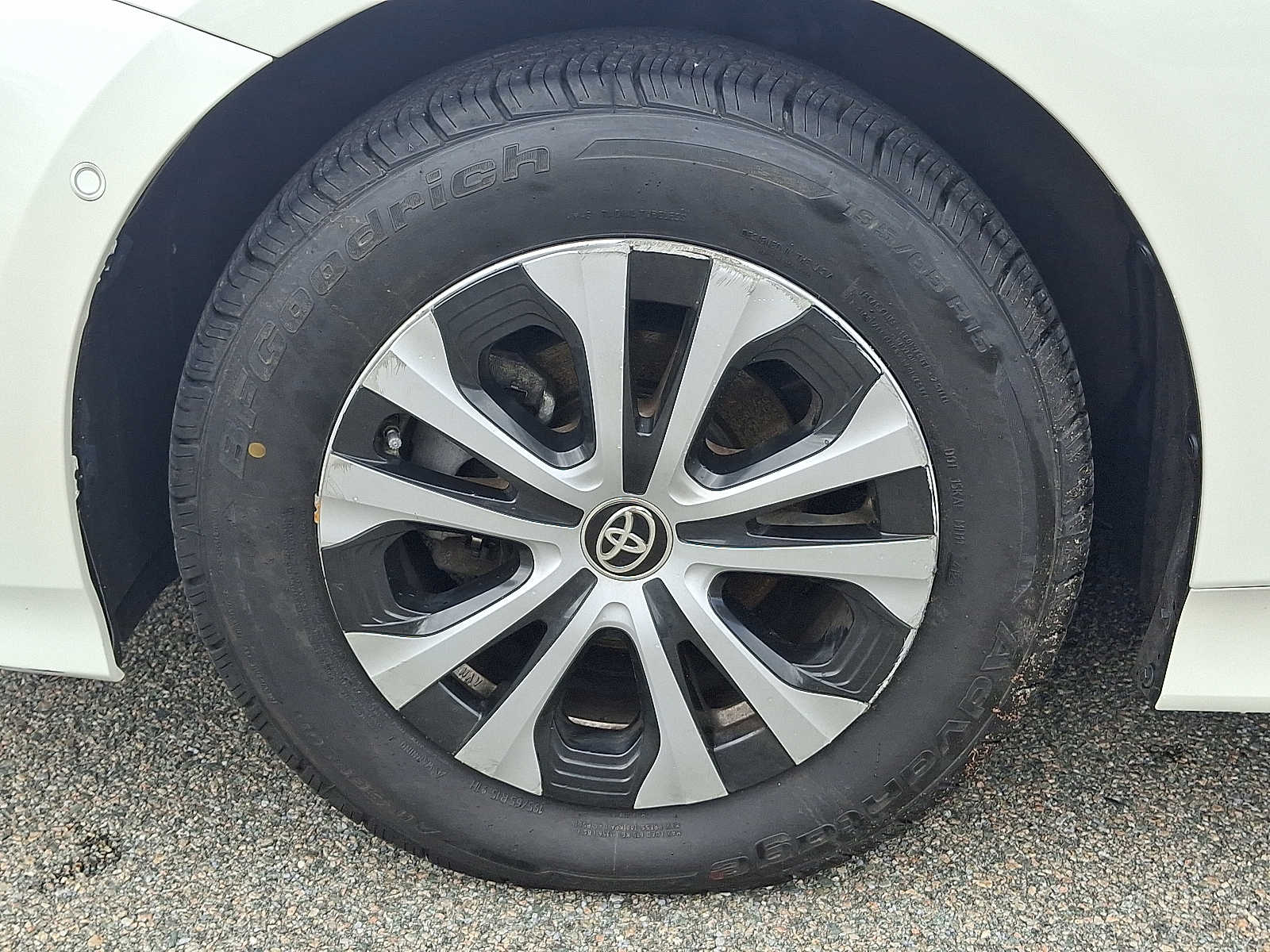 Thumbnail: 2019 Toyota Prius - 11