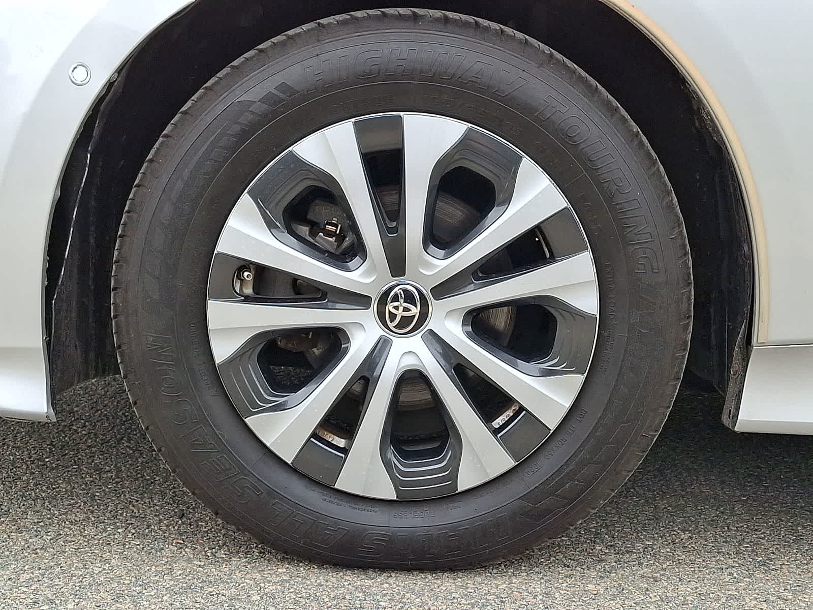 Thumbnail: 2019 Toyota Prius - 11