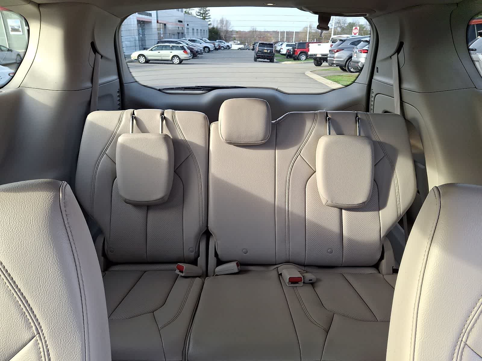 Thumbnail: 2019 Chrysler Pacifica - 12