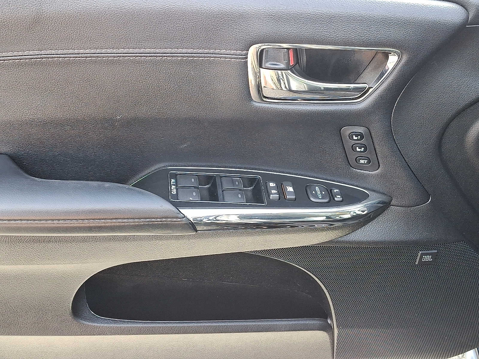 Thumbnail: 2018 Toyota Avalon - 16