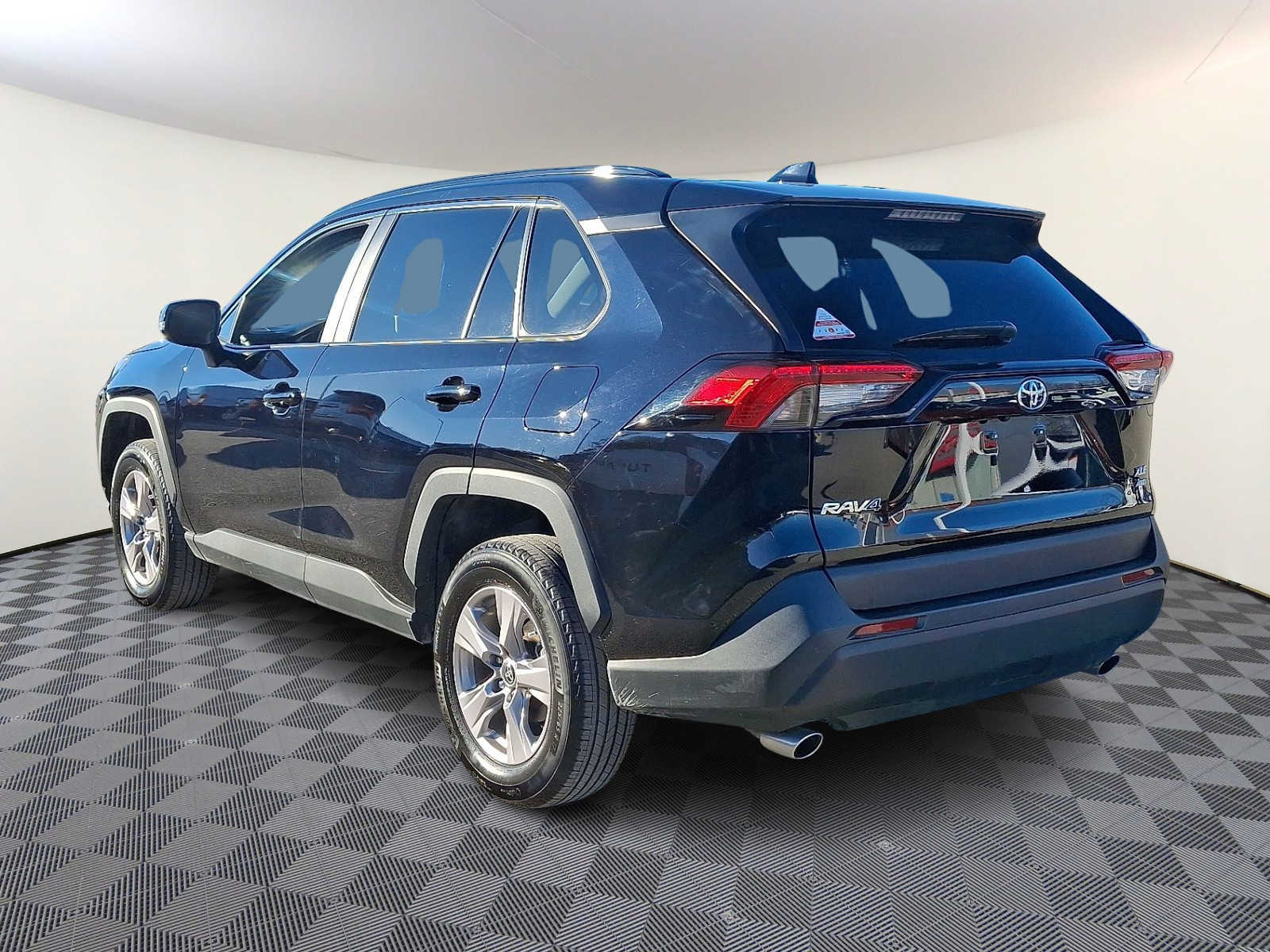 Thumbnail: 2025 Toyota RAV4 - 9