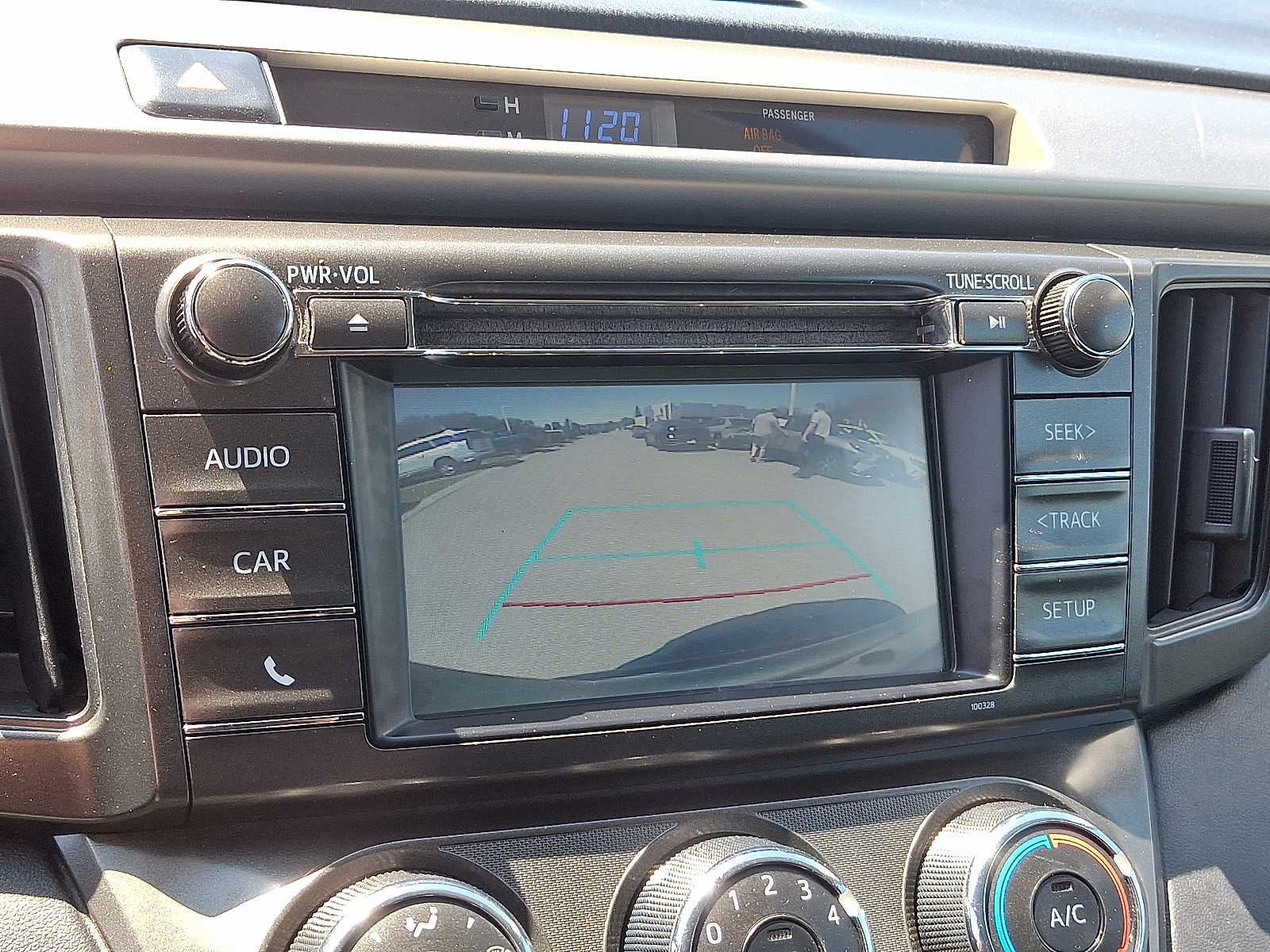 Thumbnail: 2015 Toyota RAV4 - 19