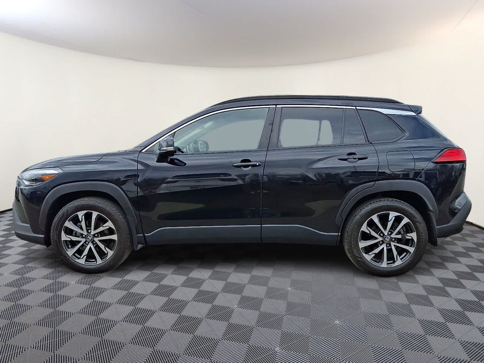 Thumbnail: 2022 Toyota Corolla Cross - 10