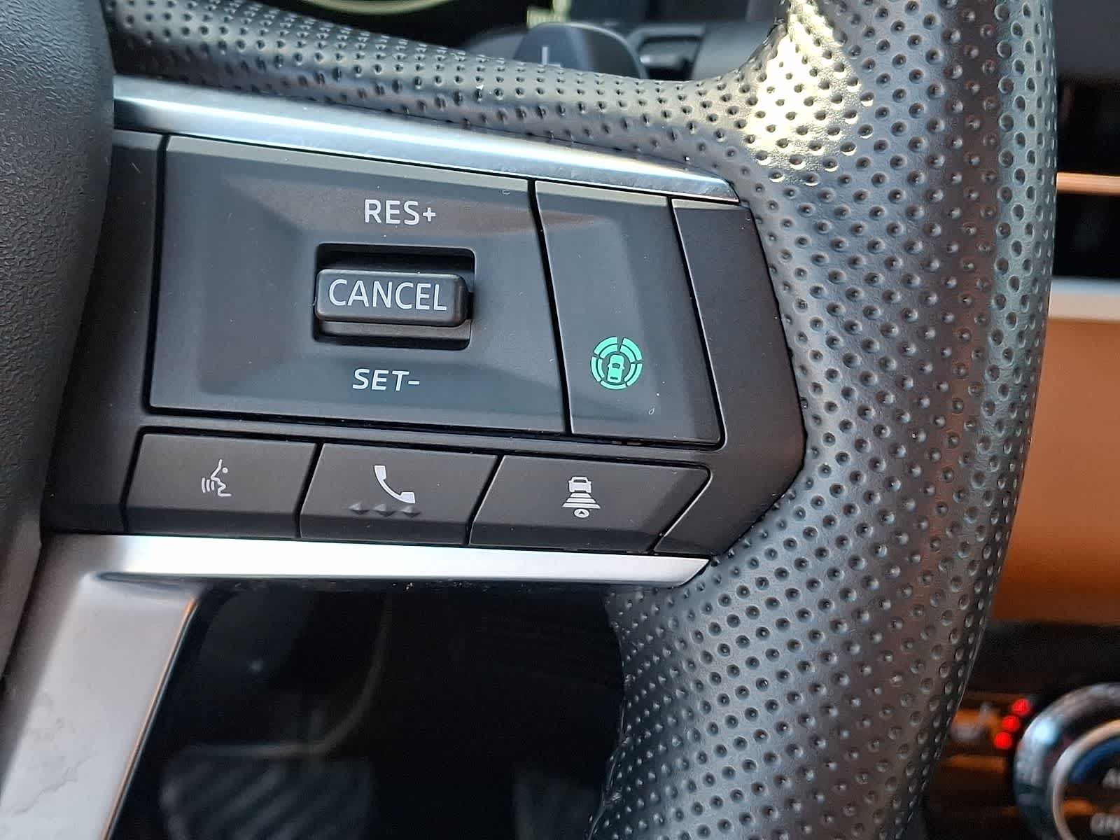 Thumbnail: 2024 Mitsubishi Outlander - 26