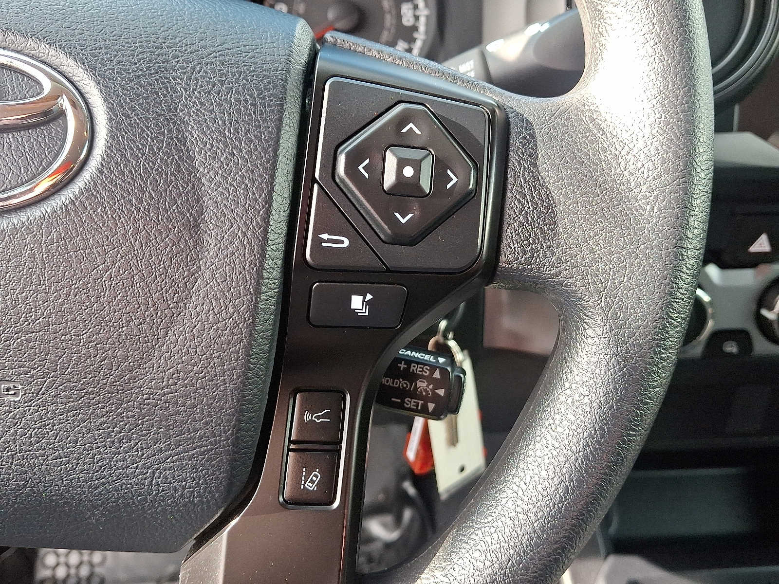 Thumbnail: 2019 Toyota Tacoma - 23