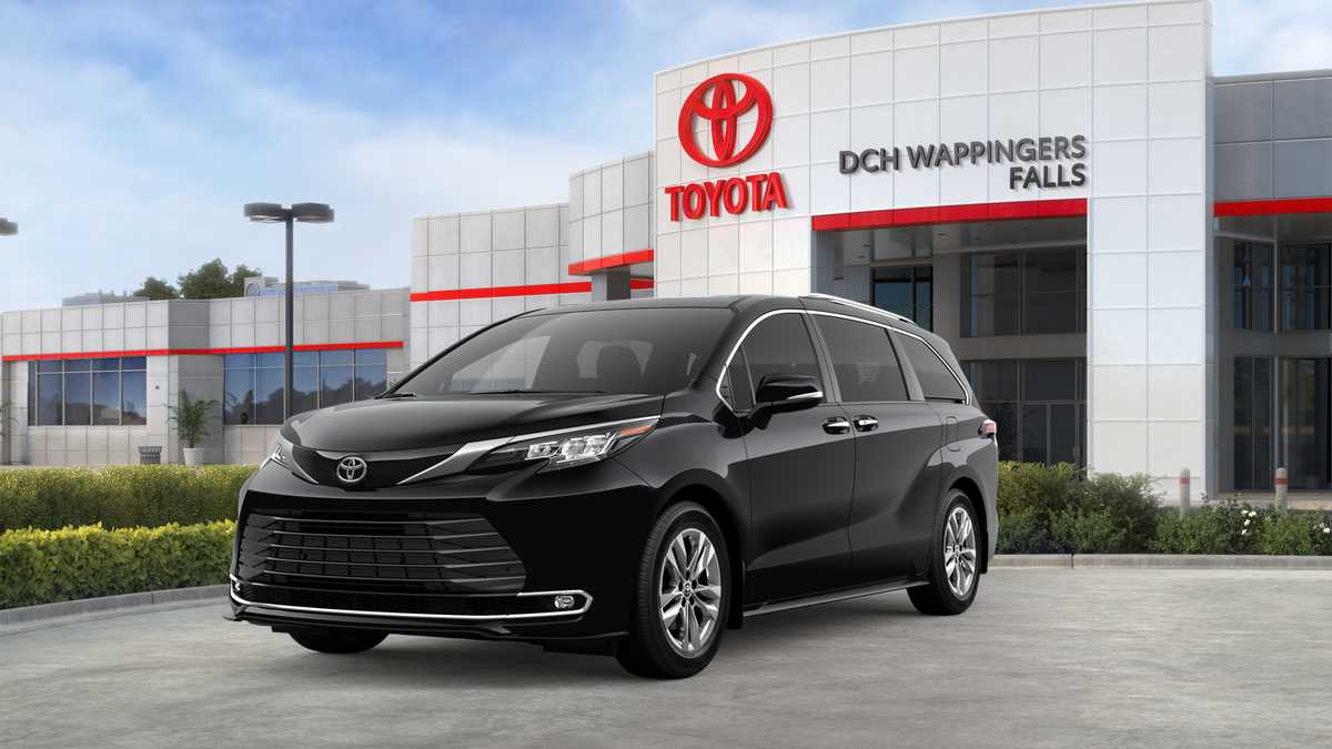 2026 Toyota Sienna Limited 7-Passenger Hybrid AWD's photo