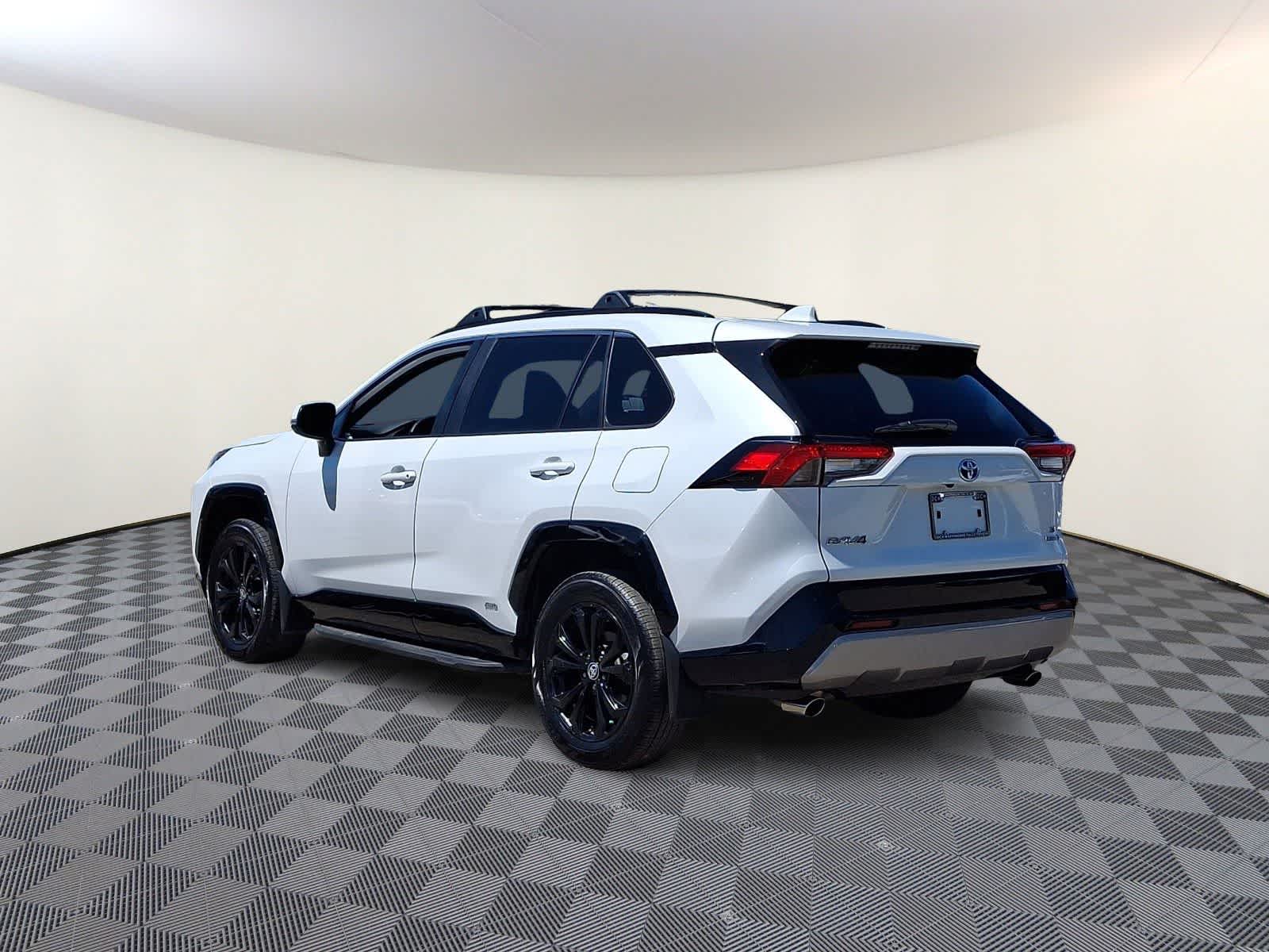 Thumbnail: 2024 Toyota RAV4 - 9