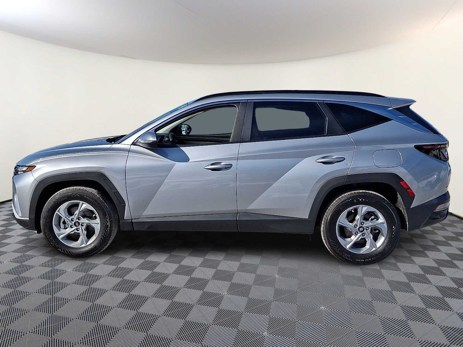 Thumbnail: 2023 Hyundai Tucson - 8