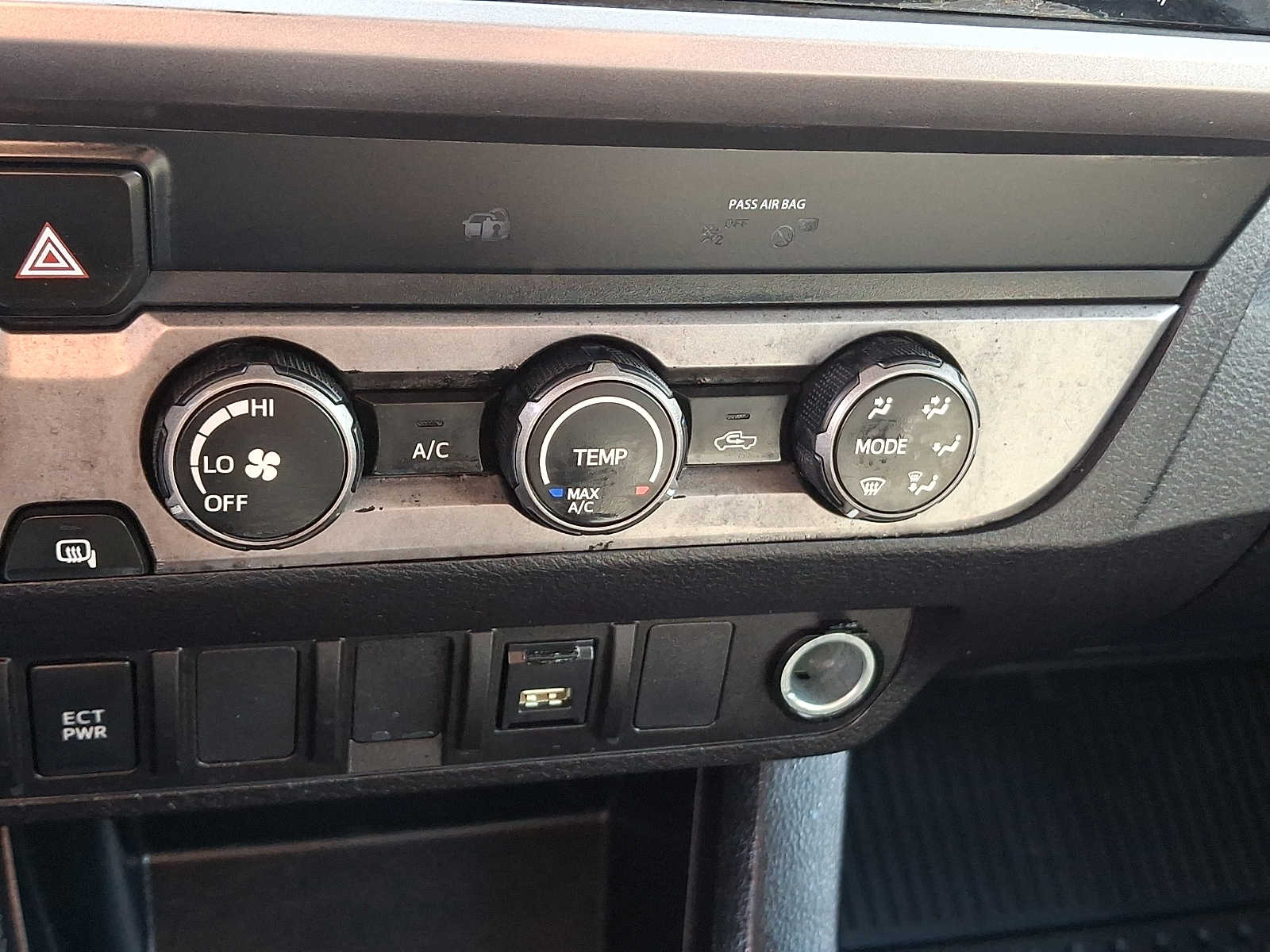 Thumbnail: 2020 Toyota Tacoma - 18