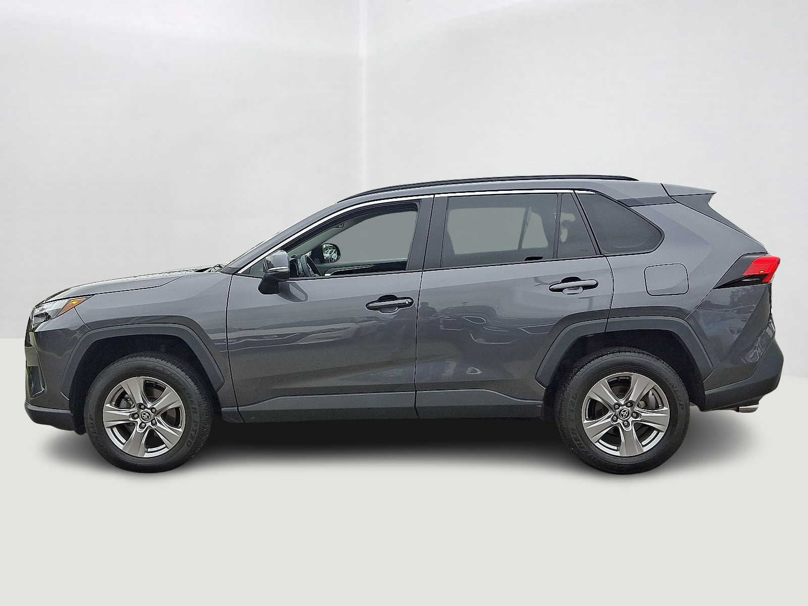 Thumbnail: 2022 Toyota RAV4 - 10