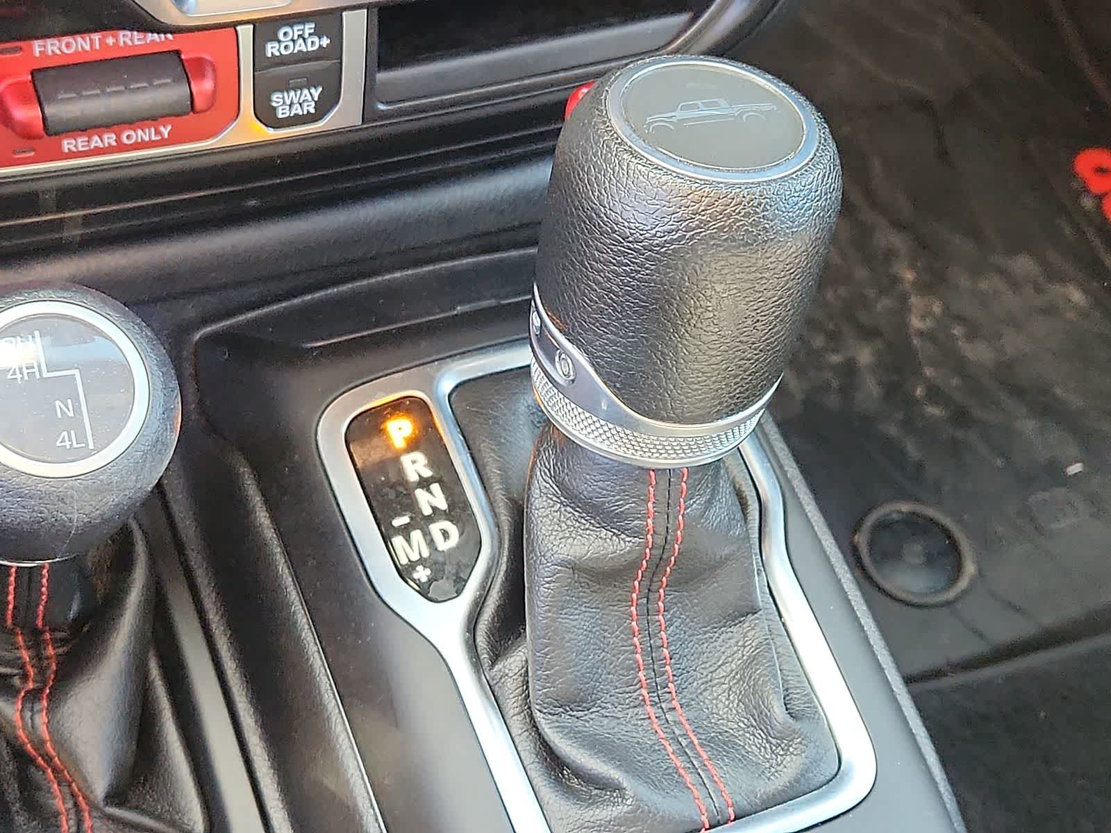 Thumbnail: 2023 Jeep Gladiator - 15