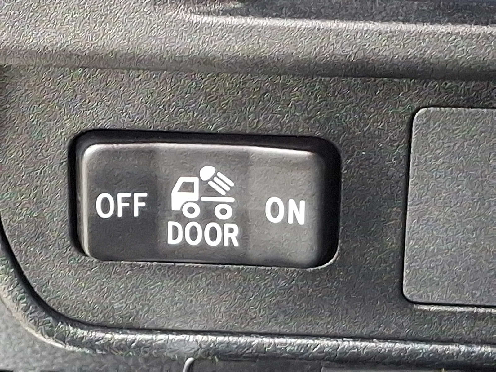 Thumbnail: 2018 Toyota Tacoma - 23