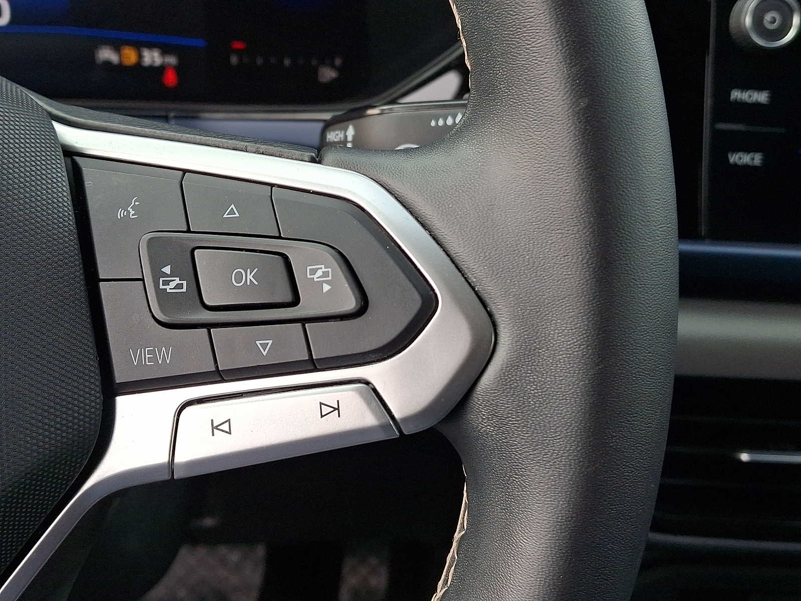 Thumbnail: 2022 Volkswagen Taos - 22