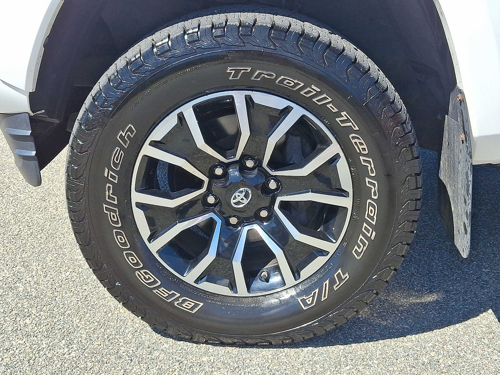 Thumbnail: 2020 Toyota Tacoma - 11