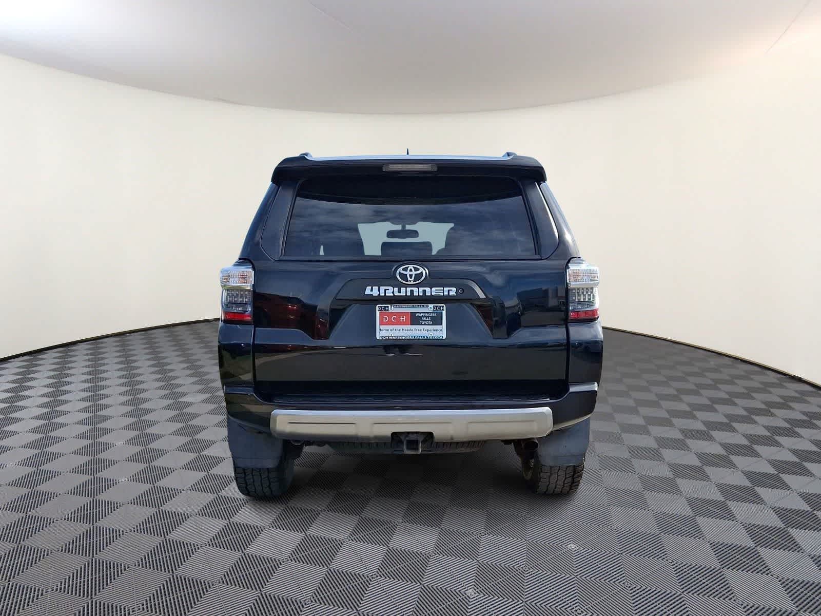 Thumbnail: 2019 Toyota 4Runner - 7