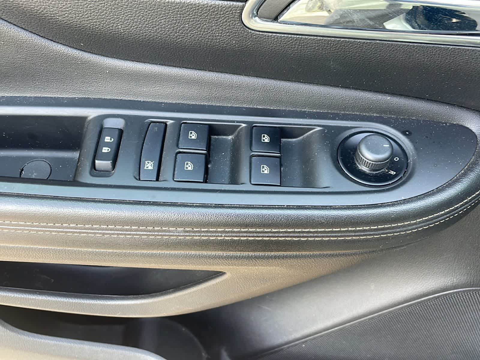 Thumbnail: 2014 Buick Encore - 19