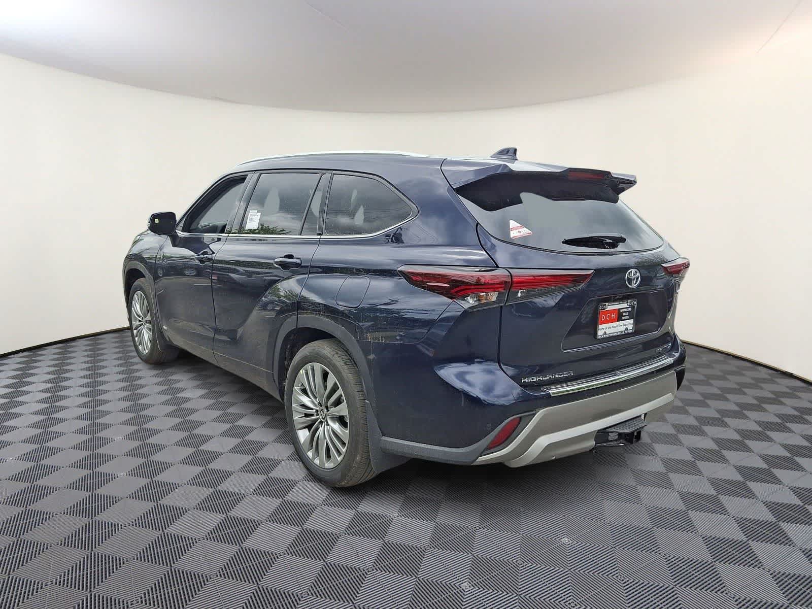 Thumbnail: 2026 Toyota Highlander - 6