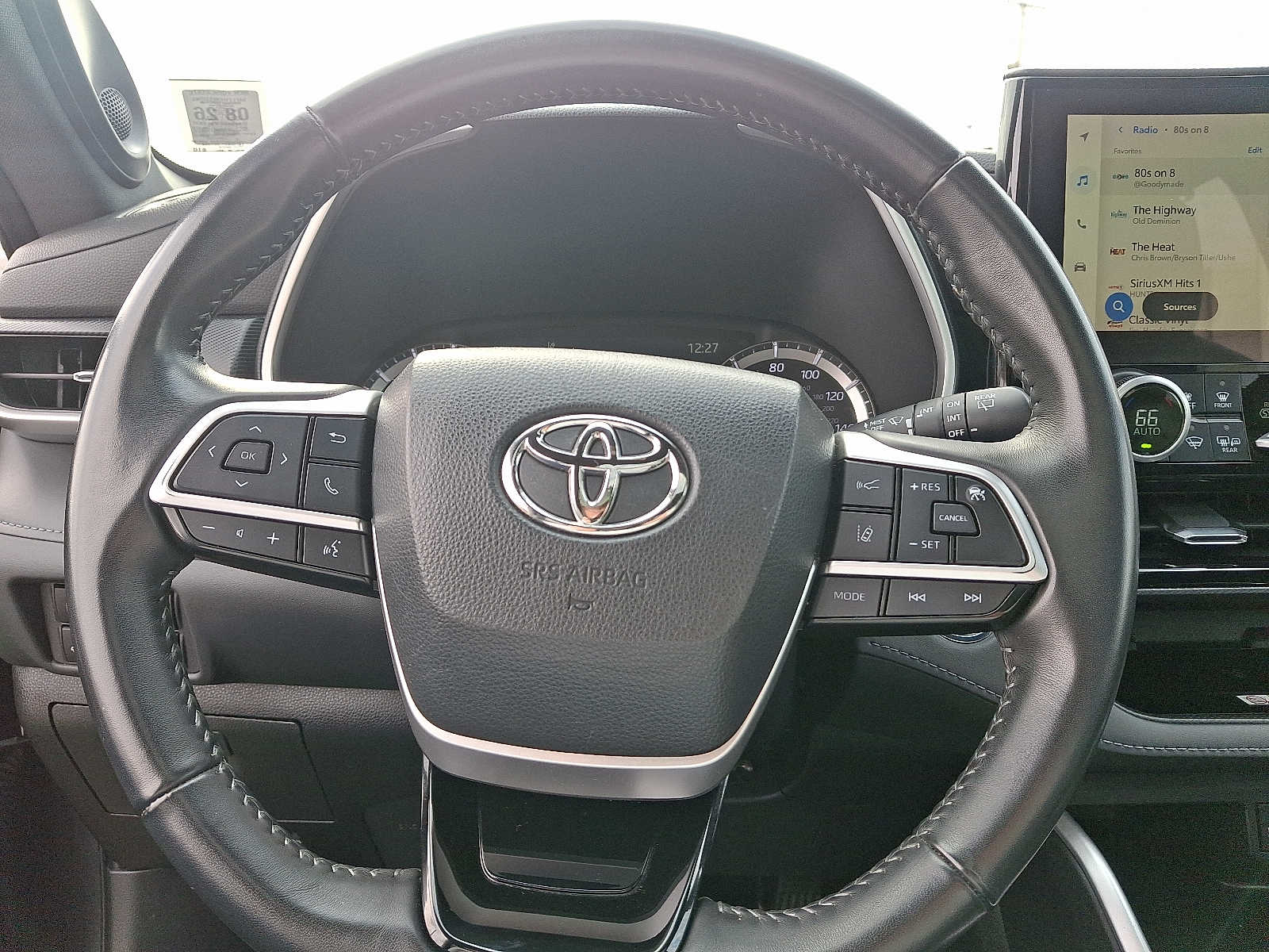 Thumbnail: 2023 Toyota Highlander - 23