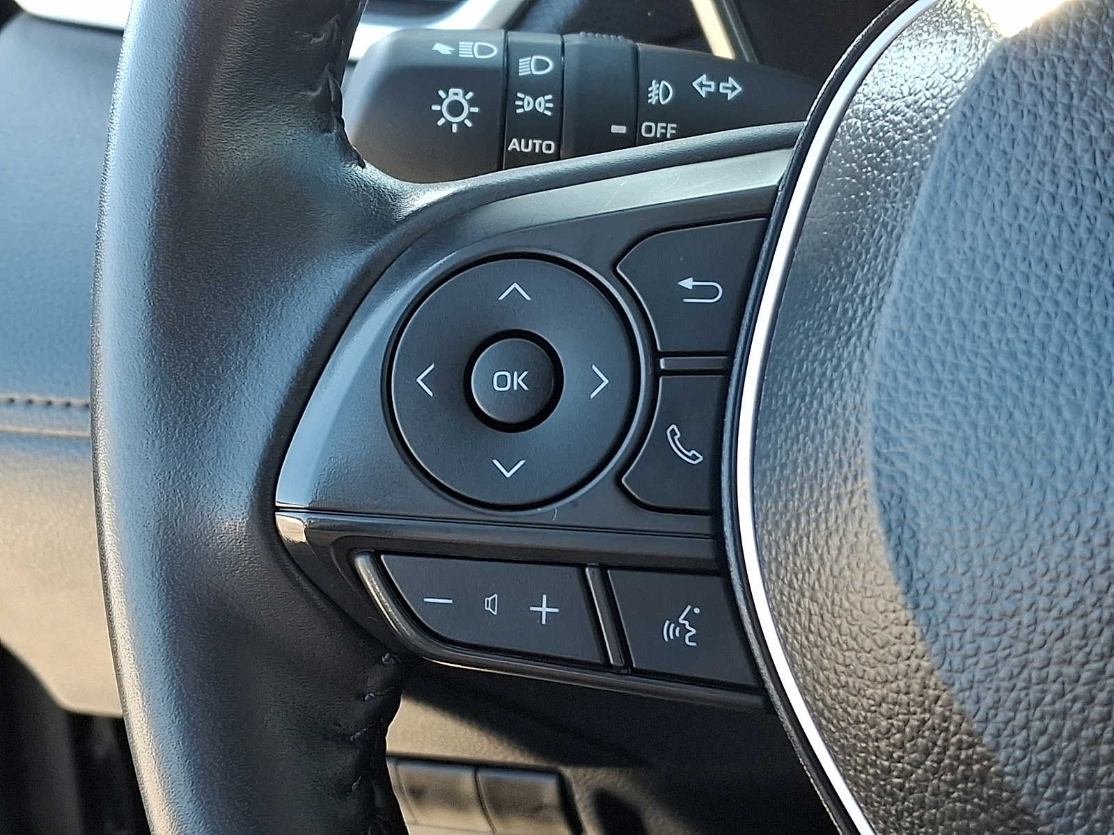 Thumbnail: 2025 Toyota Corolla Cross - 23