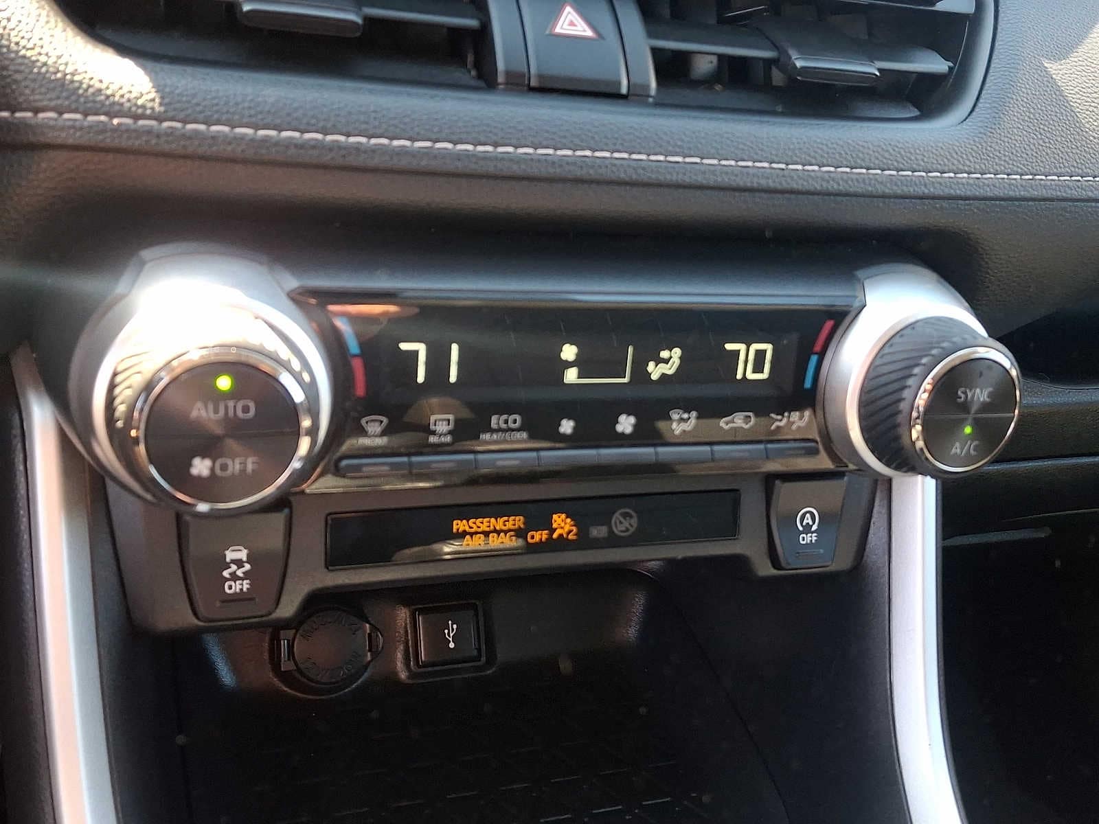 Thumbnail: 2021 Toyota RAV4 - 18