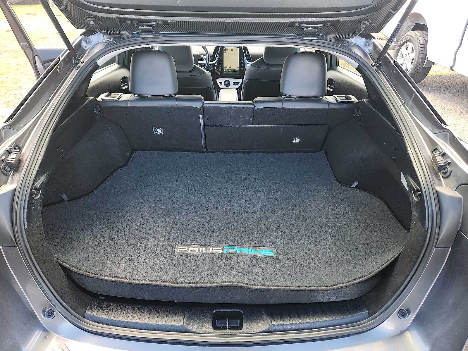 Thumbnail: 2018 Toyota Prius Prime - 30