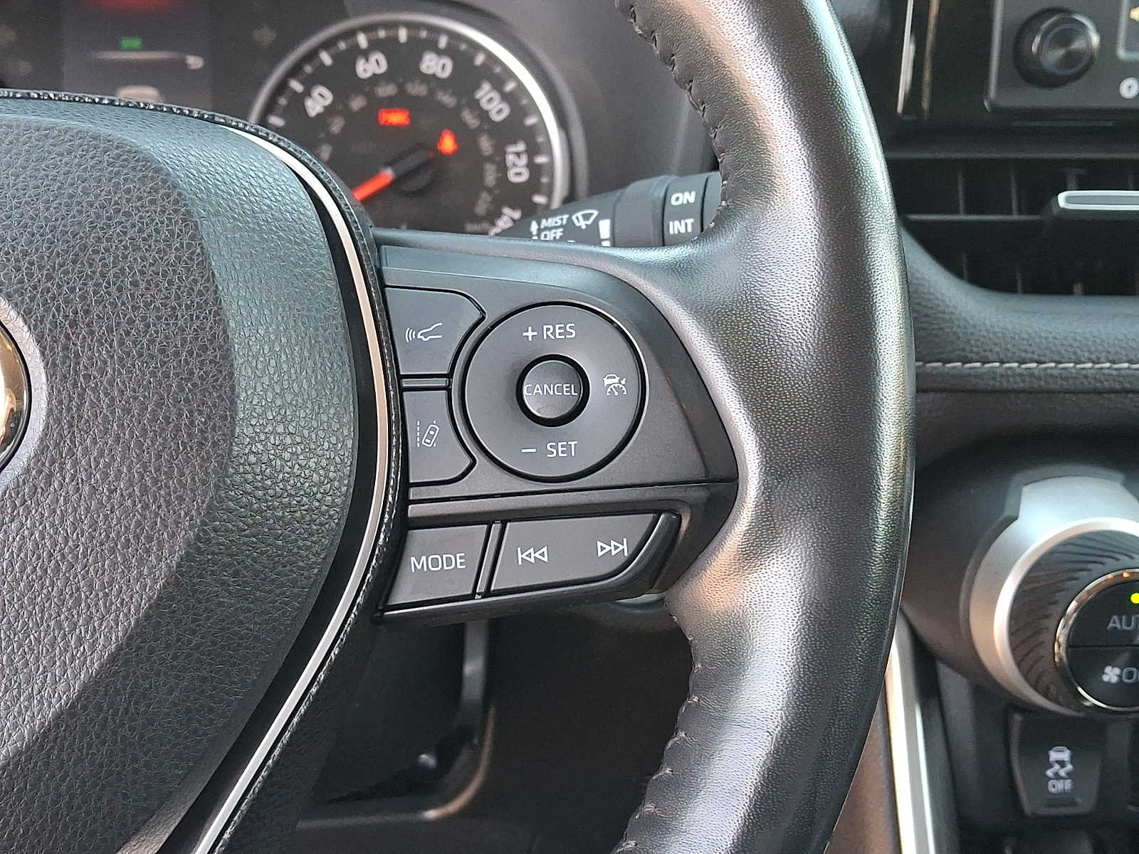 Thumbnail: 2021 Toyota RAV4 - 26