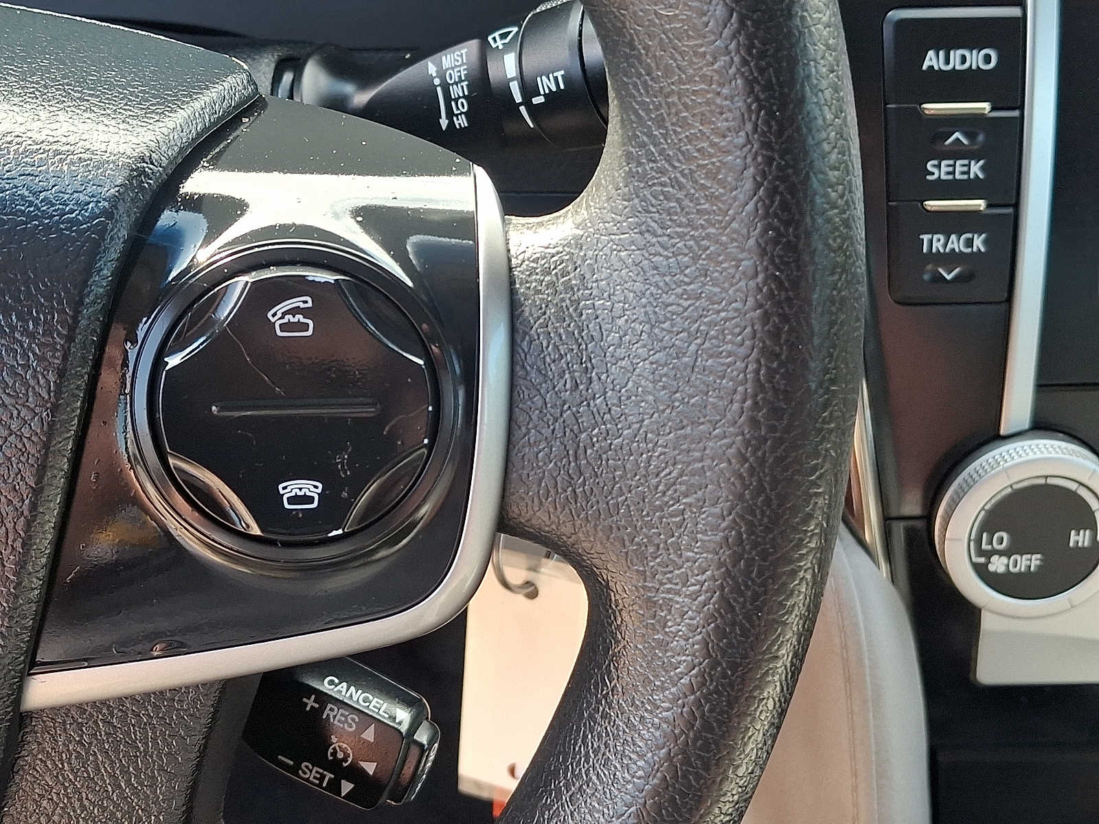 Thumbnail: 2012 Toyota Camry - 22