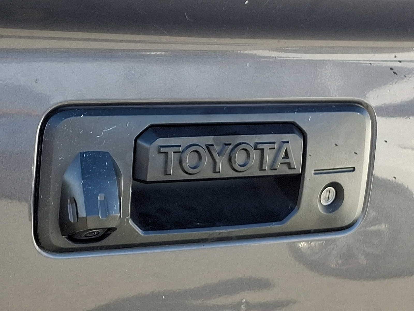 Thumbnail: 2016 Toyota Tundra - 29