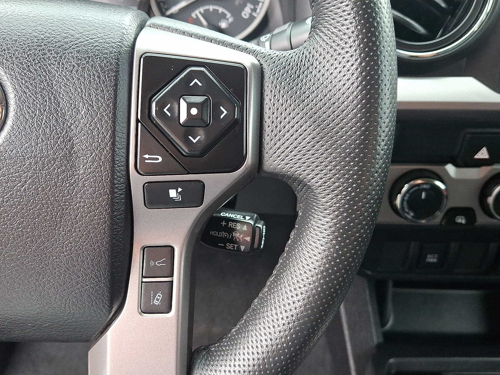 Thumbnail: 2023 Toyota Tacoma - 20