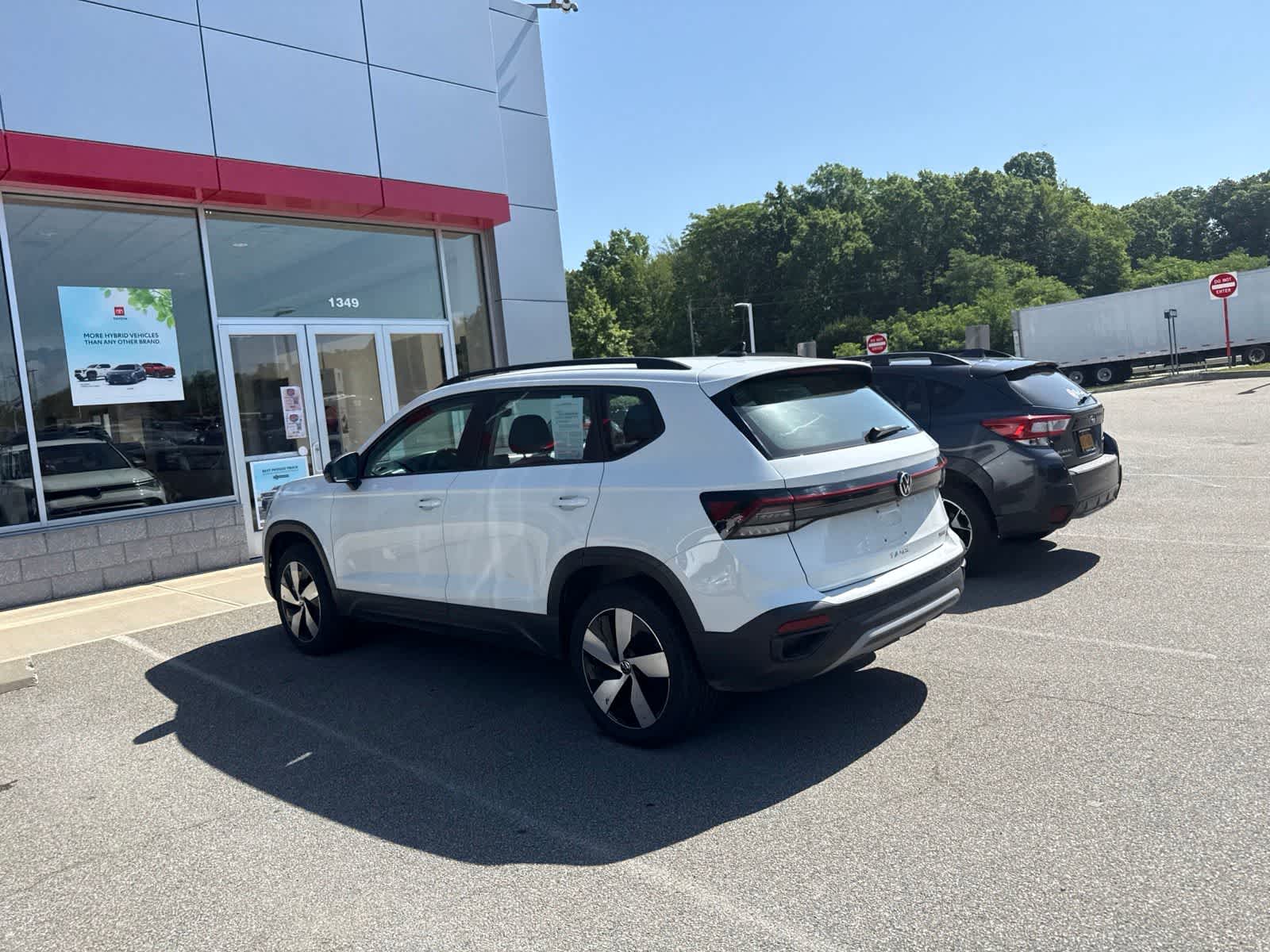 Thumbnail: 2025 Volkswagen Taos - 10