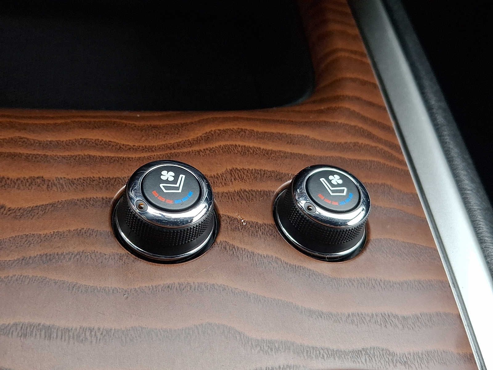 Thumbnail: 2020 Nissan Pathfinder - 29