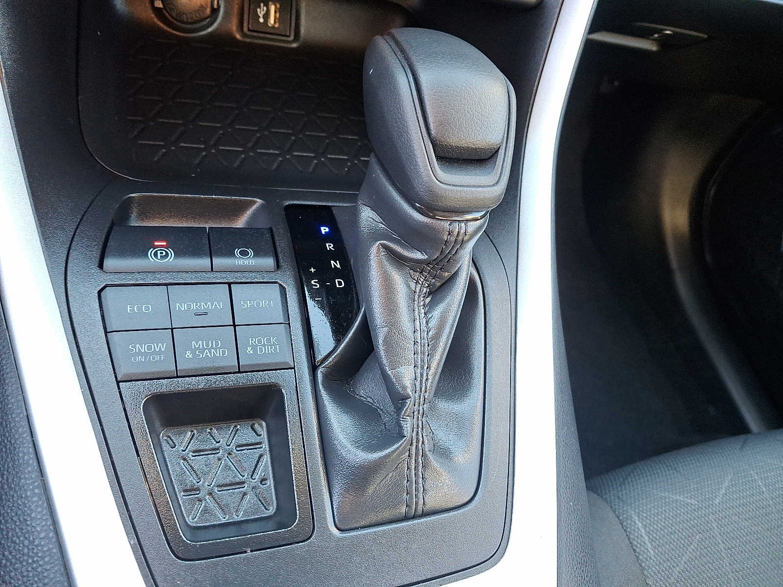 Thumbnail: 2025 Toyota RAV4 - 17