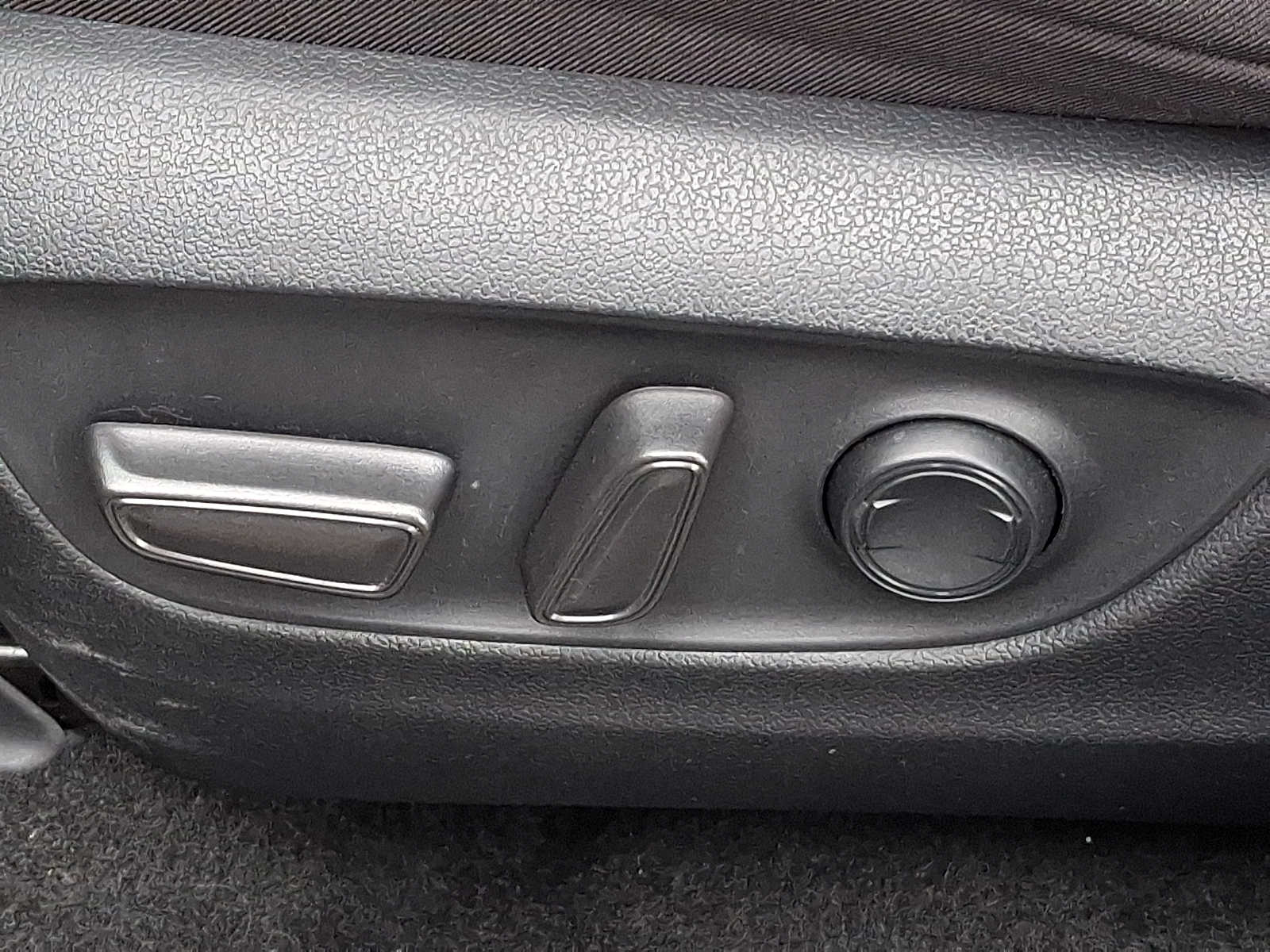 Thumbnail: 2022 Toyota RAV4 - 27