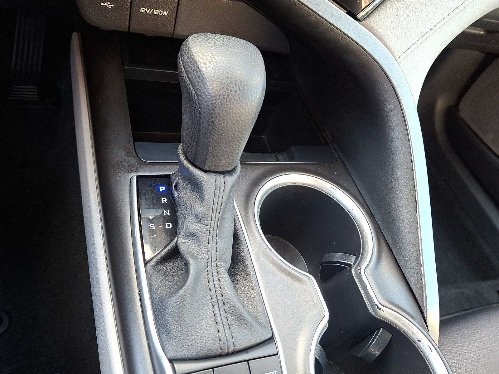 Thumbnail: 2023 Toyota Camry - 12