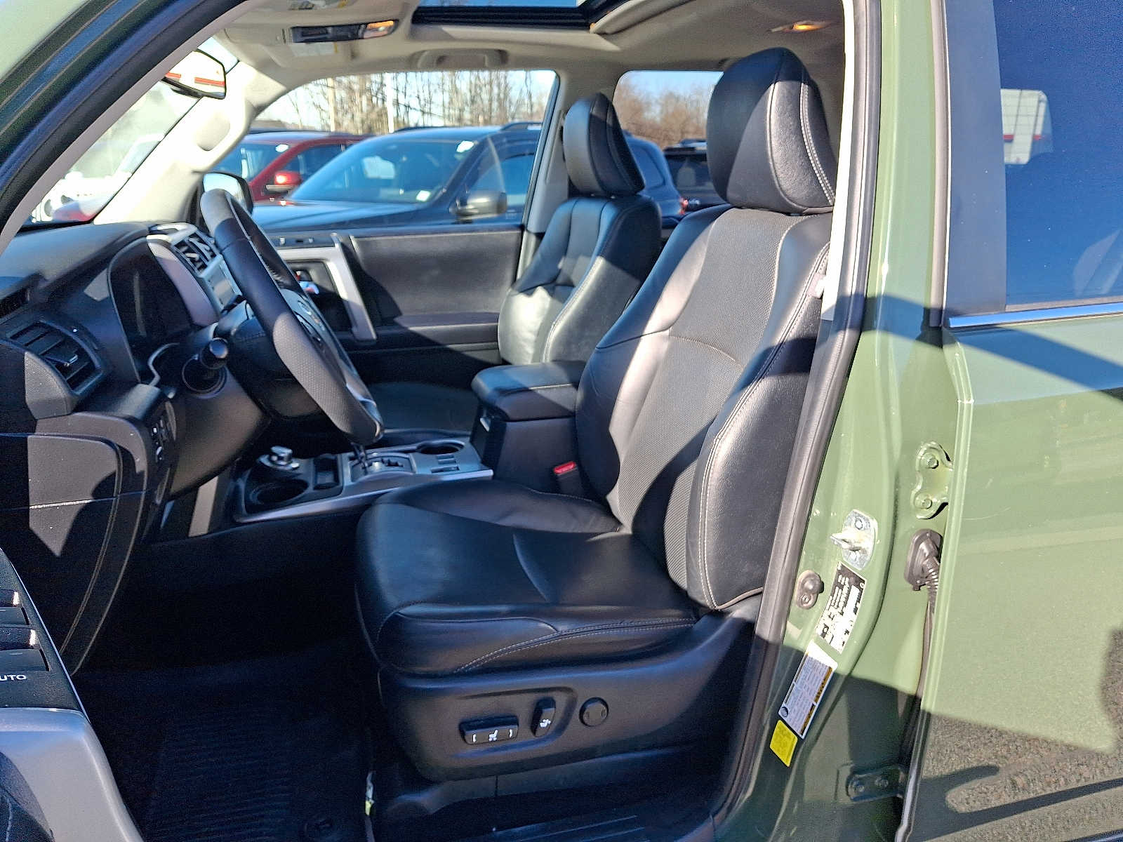 Thumbnail: 2022 Toyota 4Runner - 16