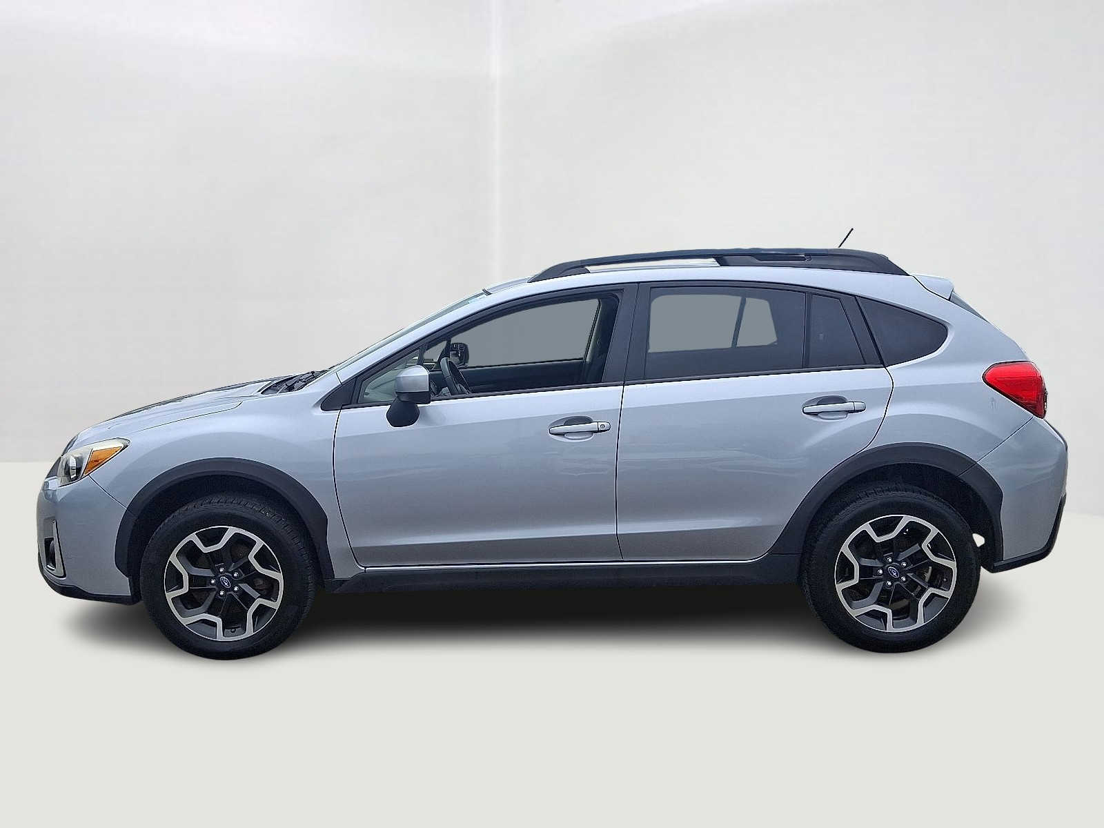 Thumbnail: 2016 Subaru Crosstrek - 8