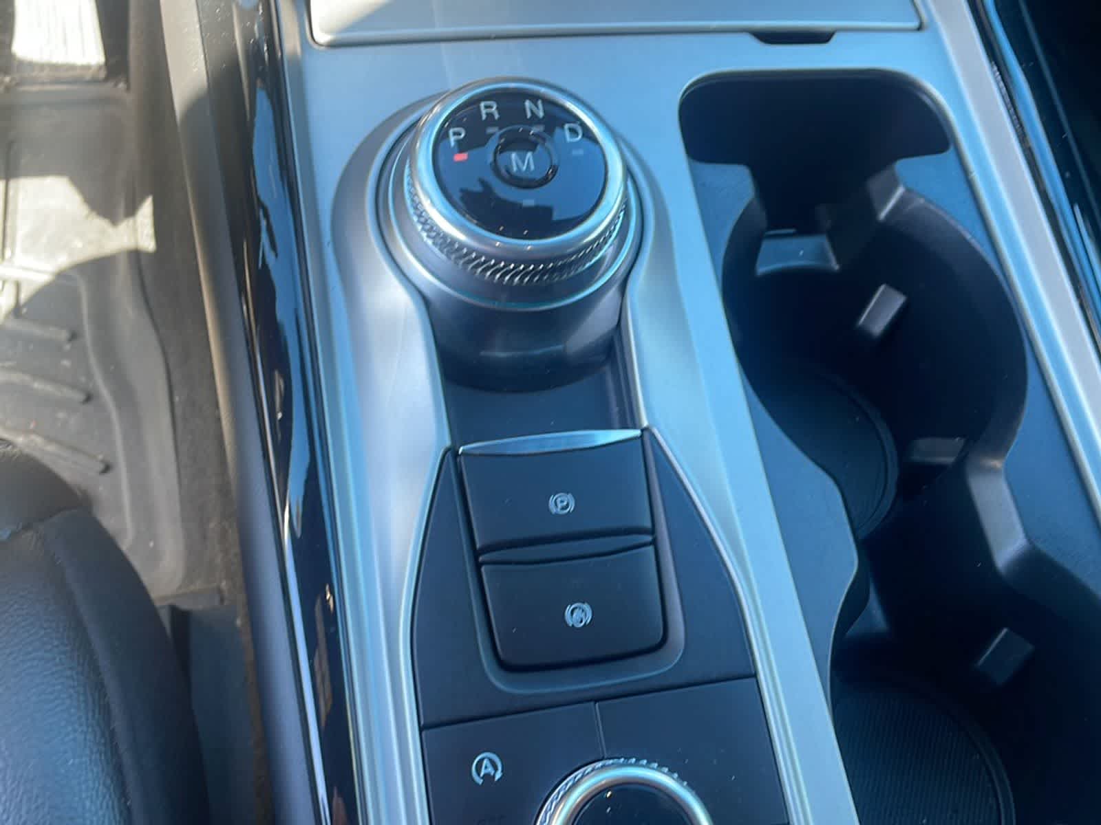 Thumbnail: 2022 Ford Explorer - 18